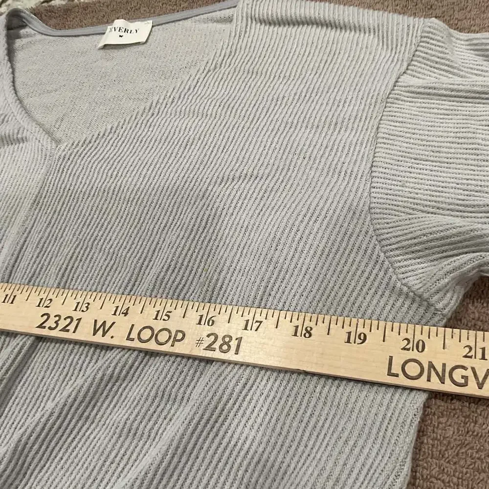 Everly Gray Ribbed V-Neck Short Sleeve Knot Front Top Size M